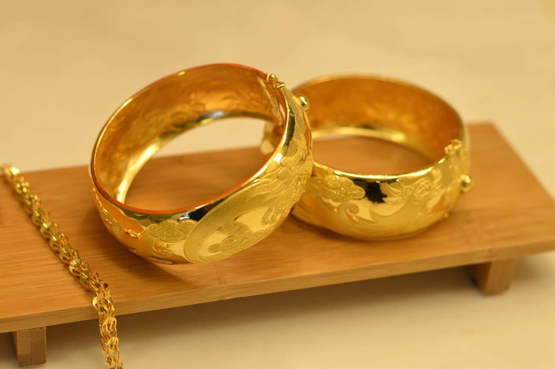 Plain Gold Jewellery