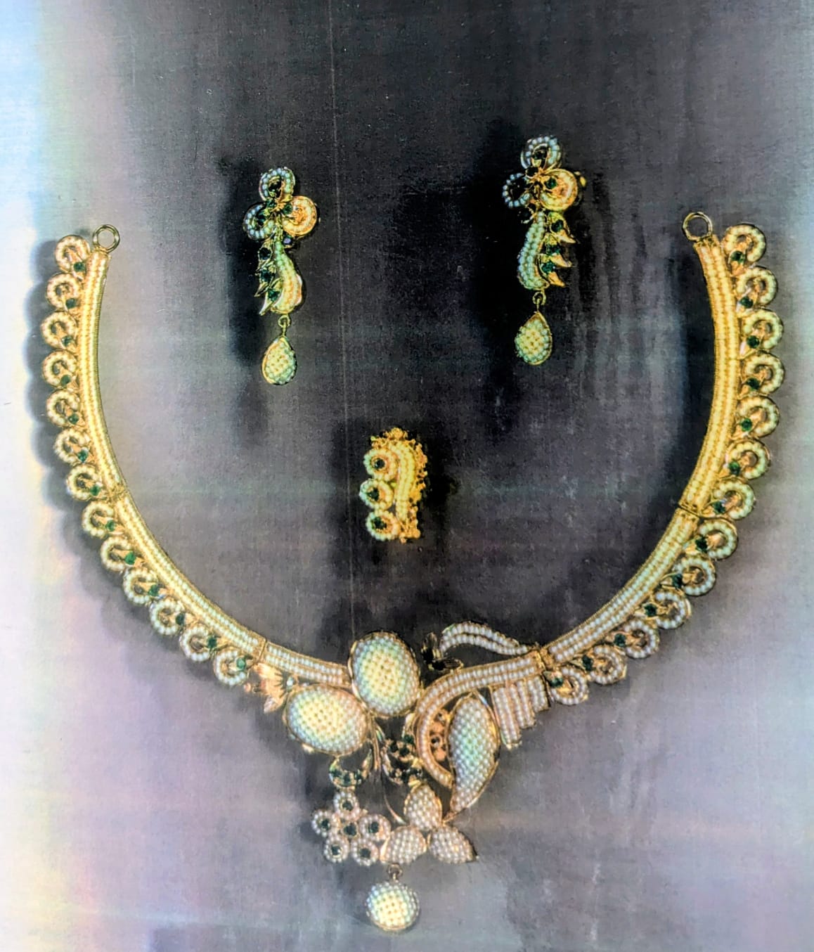 Traditional Aad-Style Choker